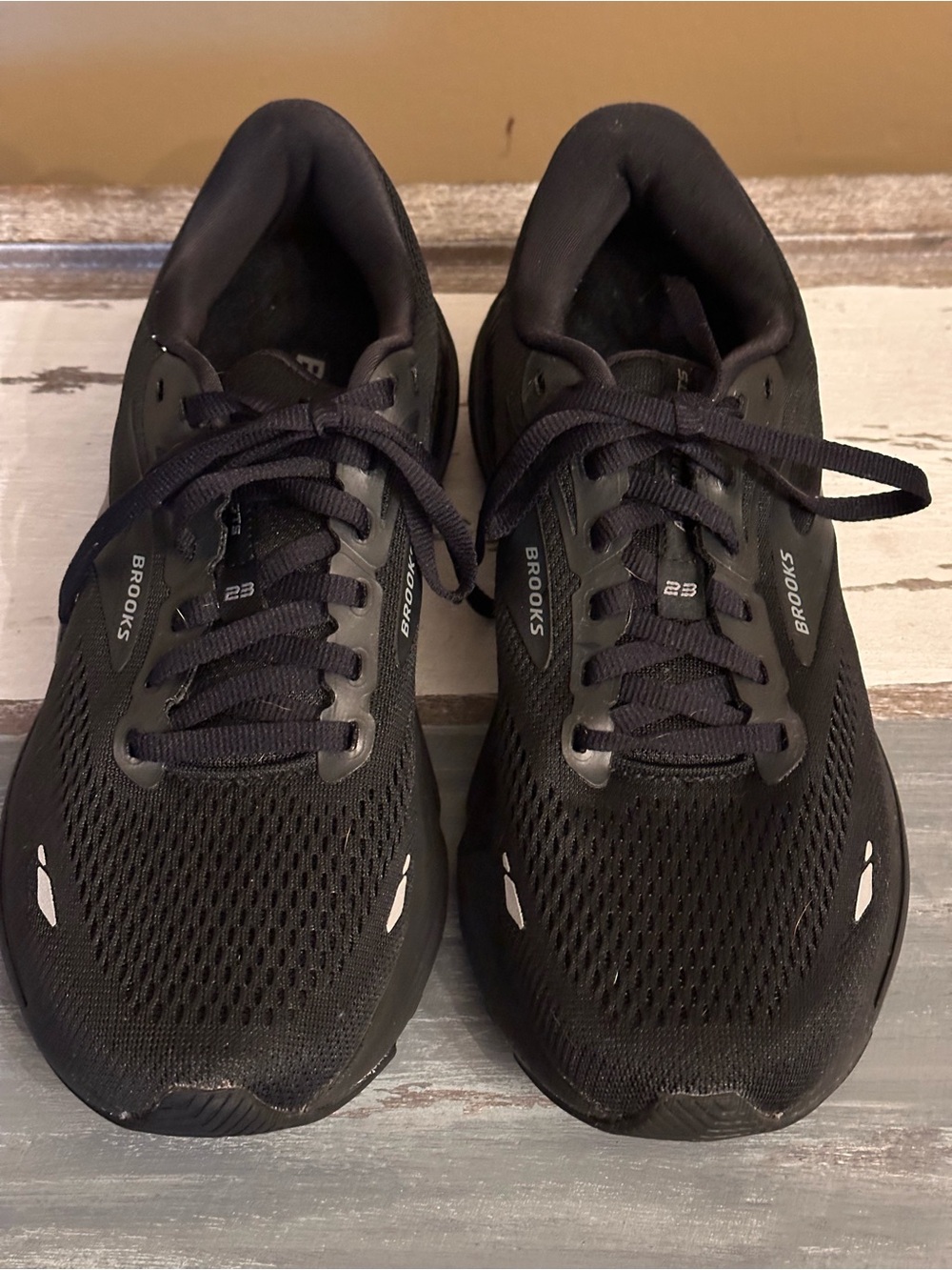 Brooks Adrenaline GTS 23 Women’s Running Black Size 9.5 B Stability Sneaker - Picture 3 of 11